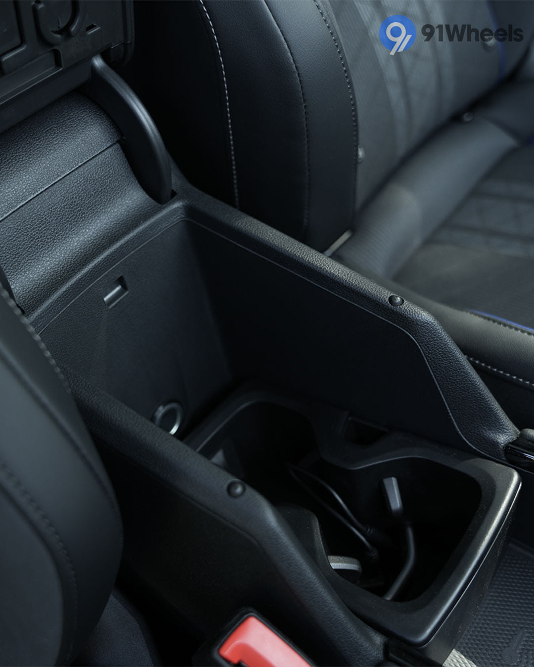 Volkswagen Tiguan R-Line Centre Console / Centre Console Storage Volkswagen Tiguan R-Line Centre Console / Centre Console Storage