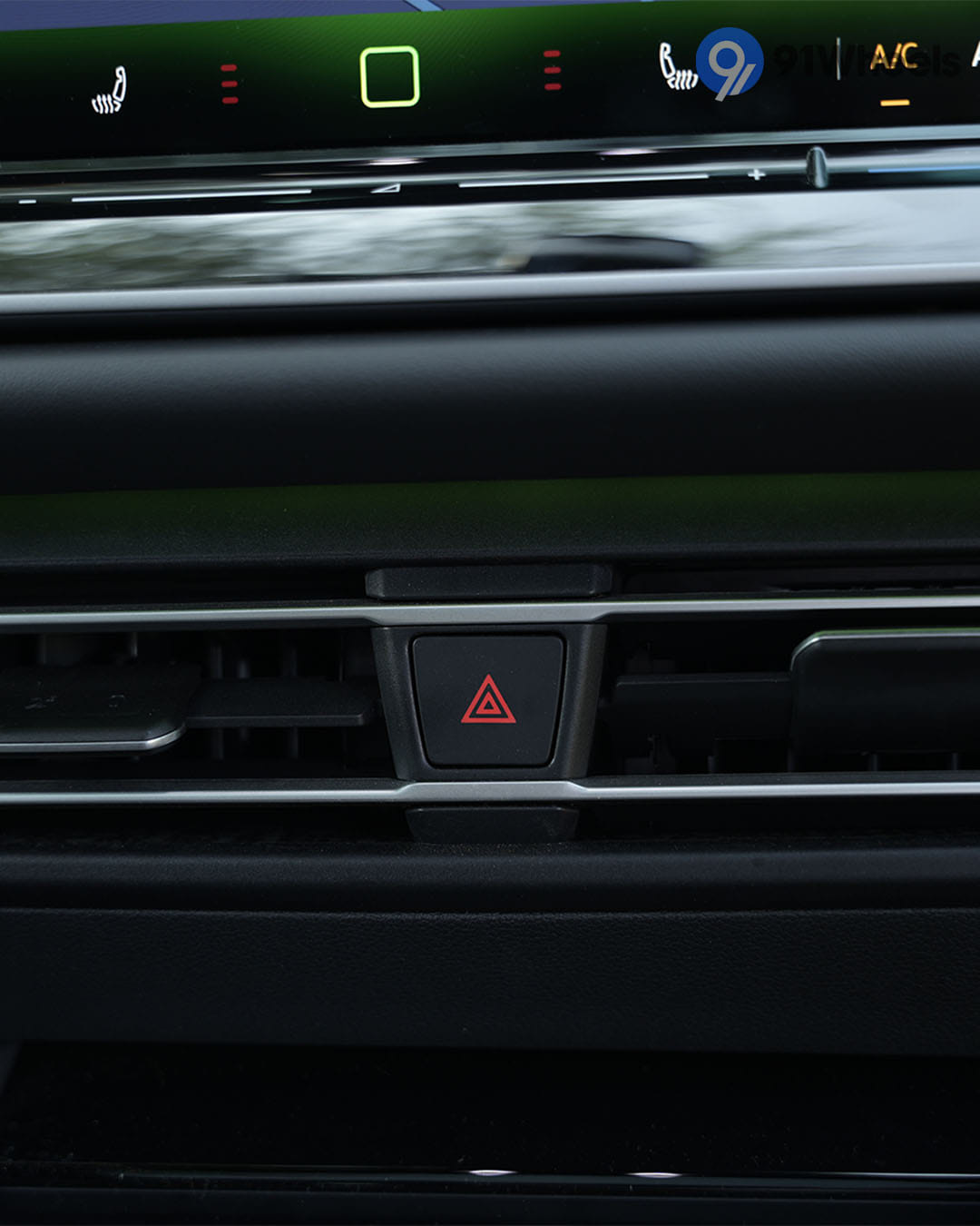 Volkswagen Tiguan R-Line Front Centre Air Vents Volkswagen Tiguan R-Line Front Centre Air Vents