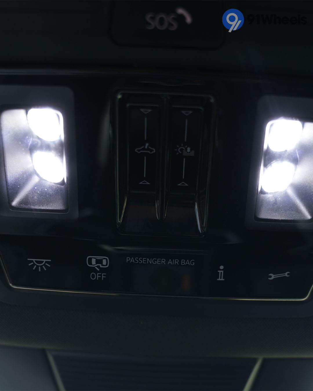 Volkswagen Tiguan R-Line Roof Mounted Controls / Cabin Light Controls Volkswagen Tiguan R-Line Roof Mounted Controls / Cabin Light Controls