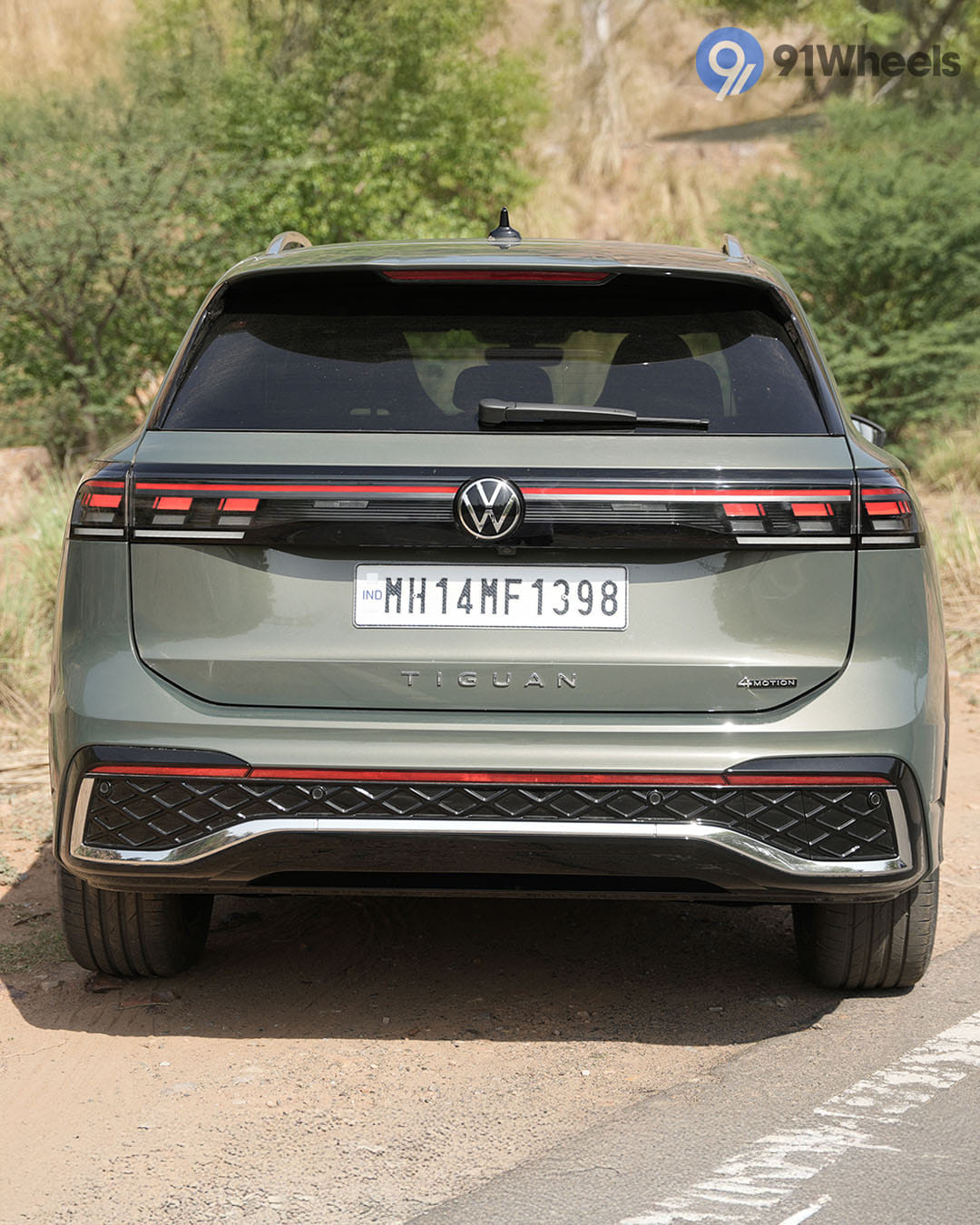 Volkswagen Tiguan R-Line Rear View Volkswagen Tiguan R-Line Rear View