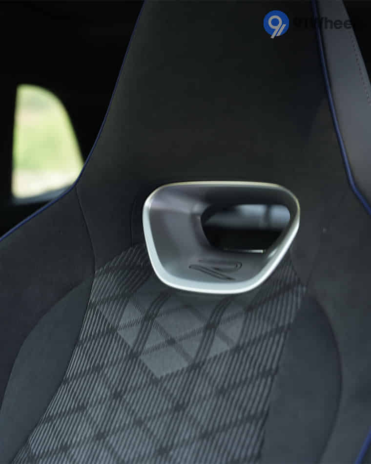 Seats & Cabin Comfort - 3