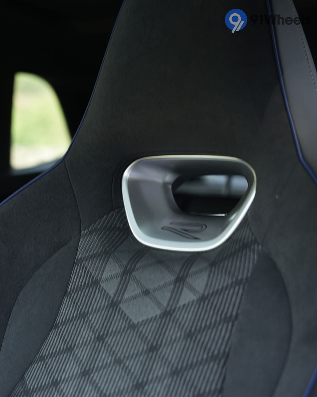 Volkswagen Tiguan R-Line Front Seat Headrest Volkswagen Tiguan R-Line Front Seat Headrest