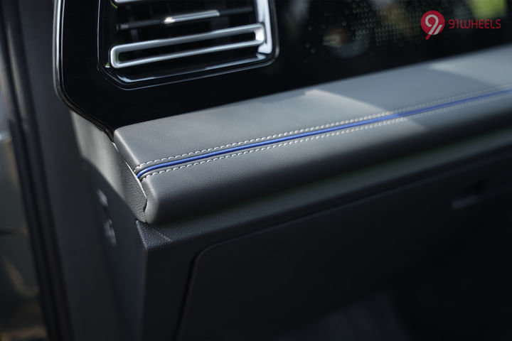 Volkswagen Tiguan R-Line Front Passenger Airbag