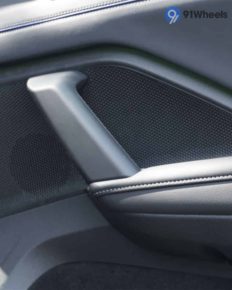 Infotainment & Charging - 2