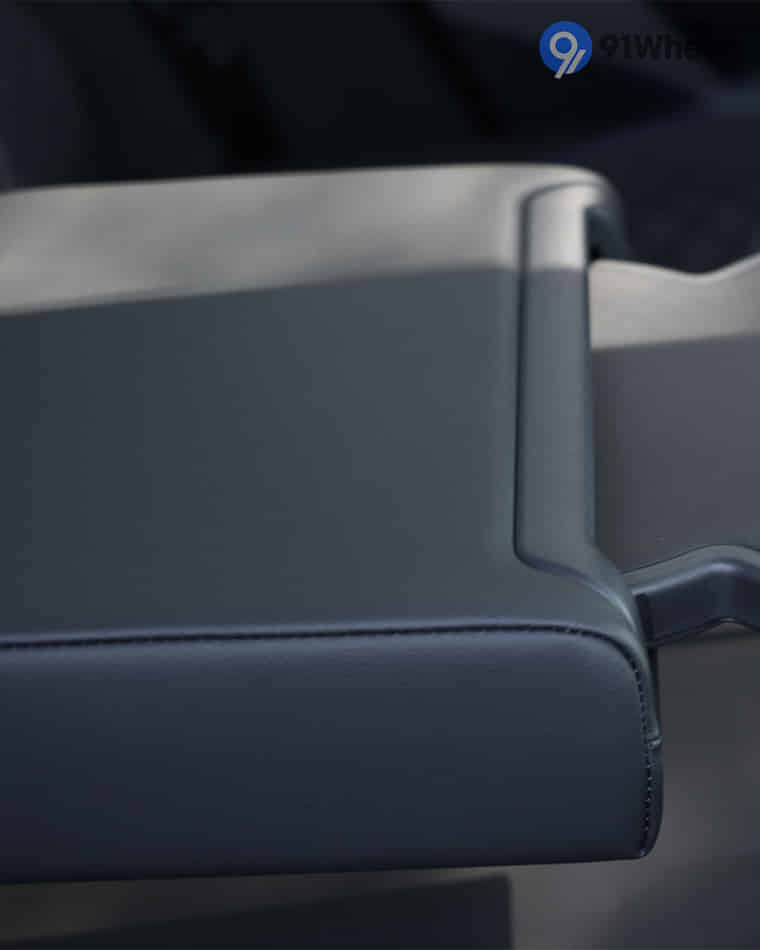 Seats & Cabin Comfort - 7