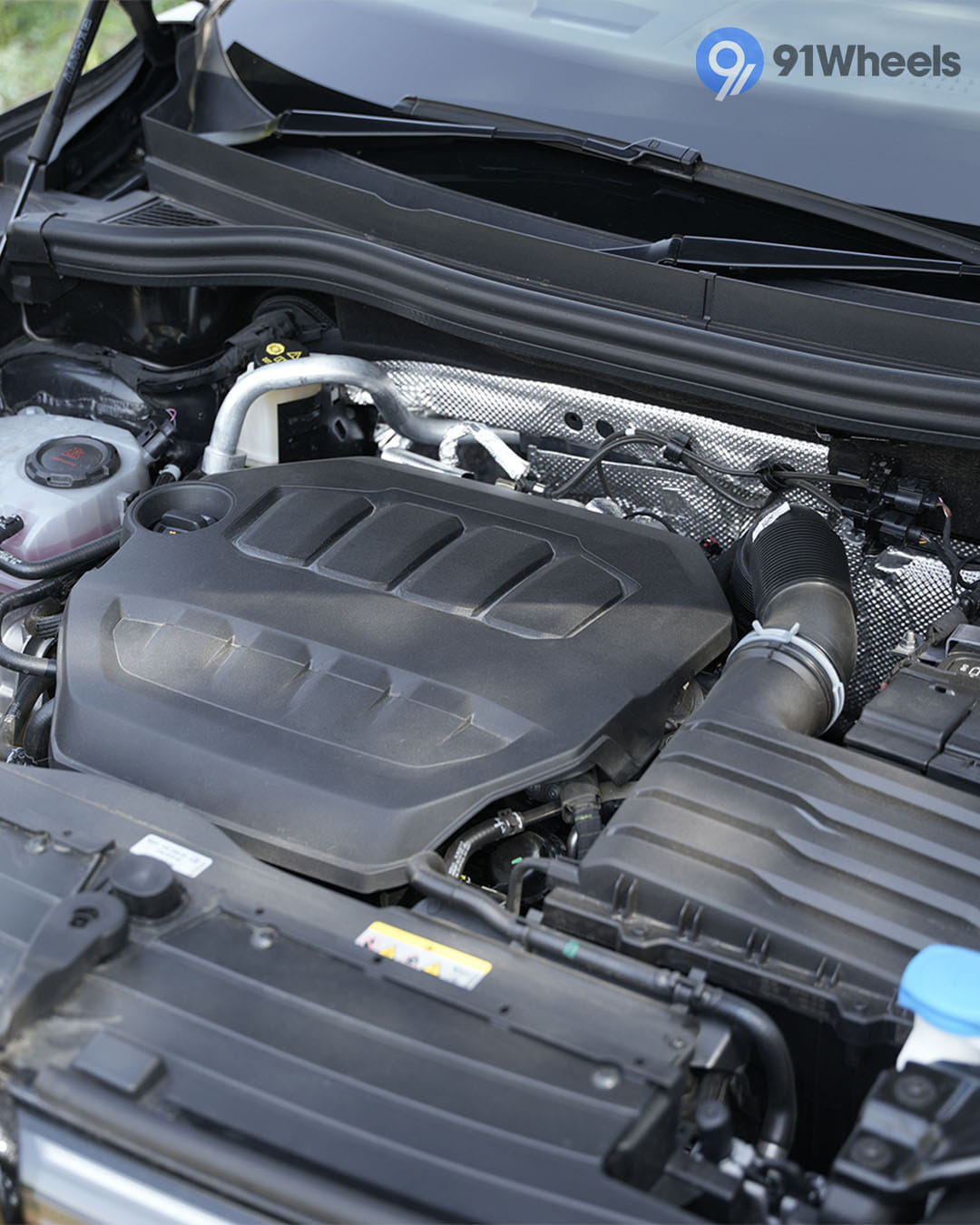 Volkswagen Tiguan R-Line Engine Shot Volkswagen Tiguan R-Line Engine Shot