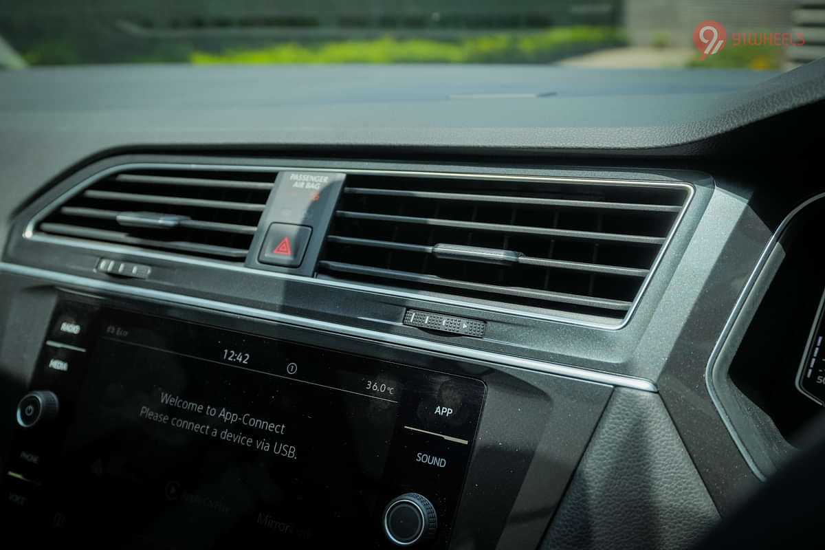 Volkswagen Tiguan Front Centre Air Vents