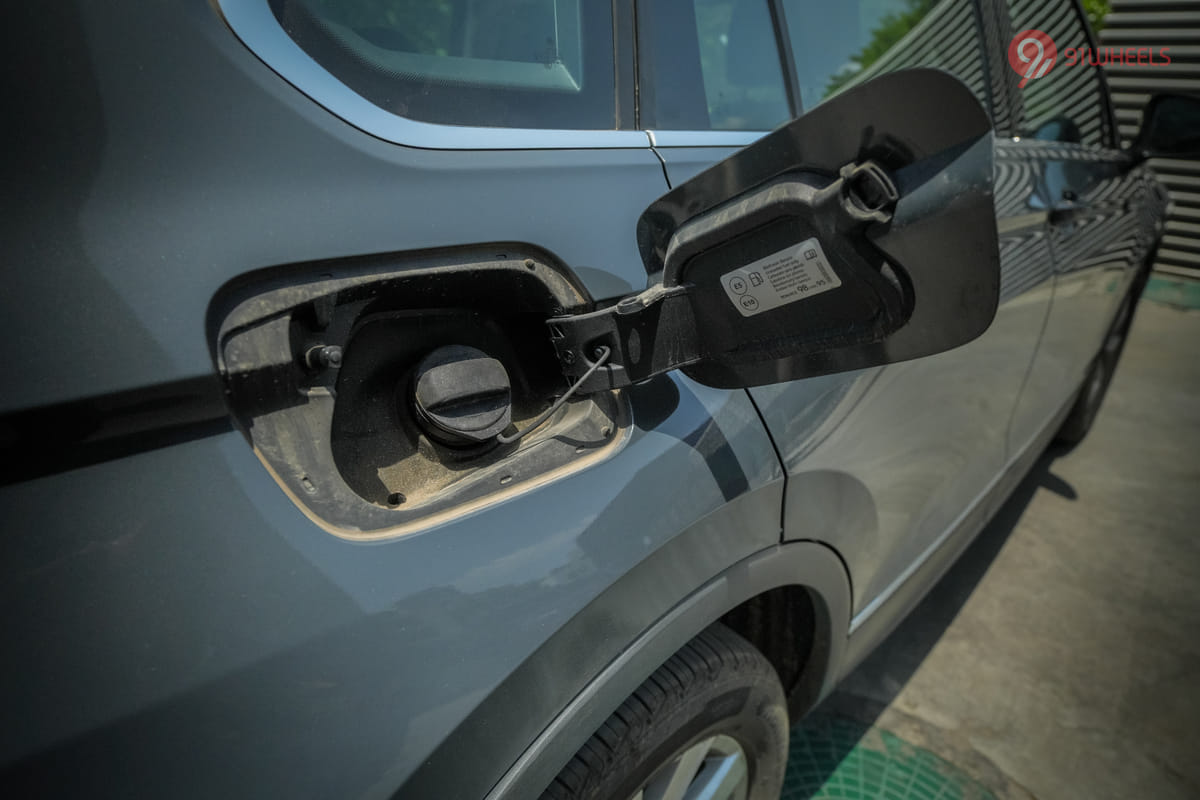 Volkswagen Tiguan 2021-2025 Open Fuel Lid Volkswagen Tiguan 2021-2025 Open Fuel Lid