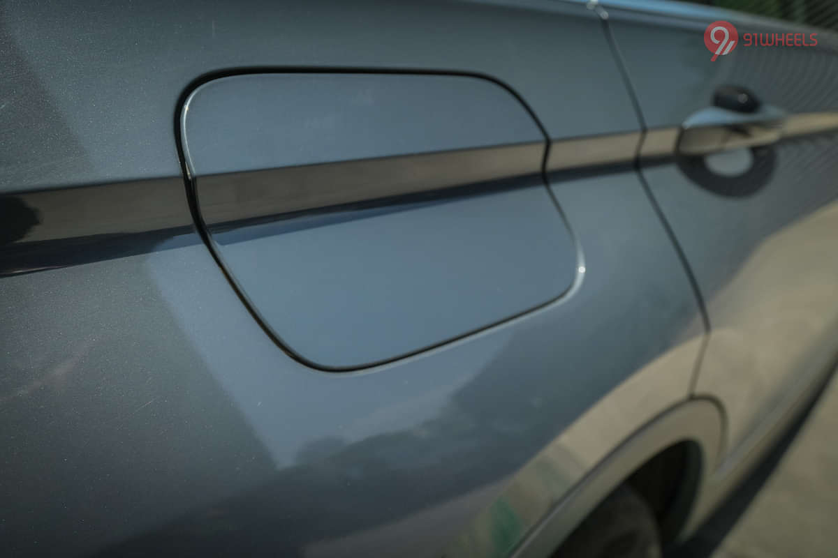 Volkswagen Tiguan 2021-2025 Closed Fuel Lid