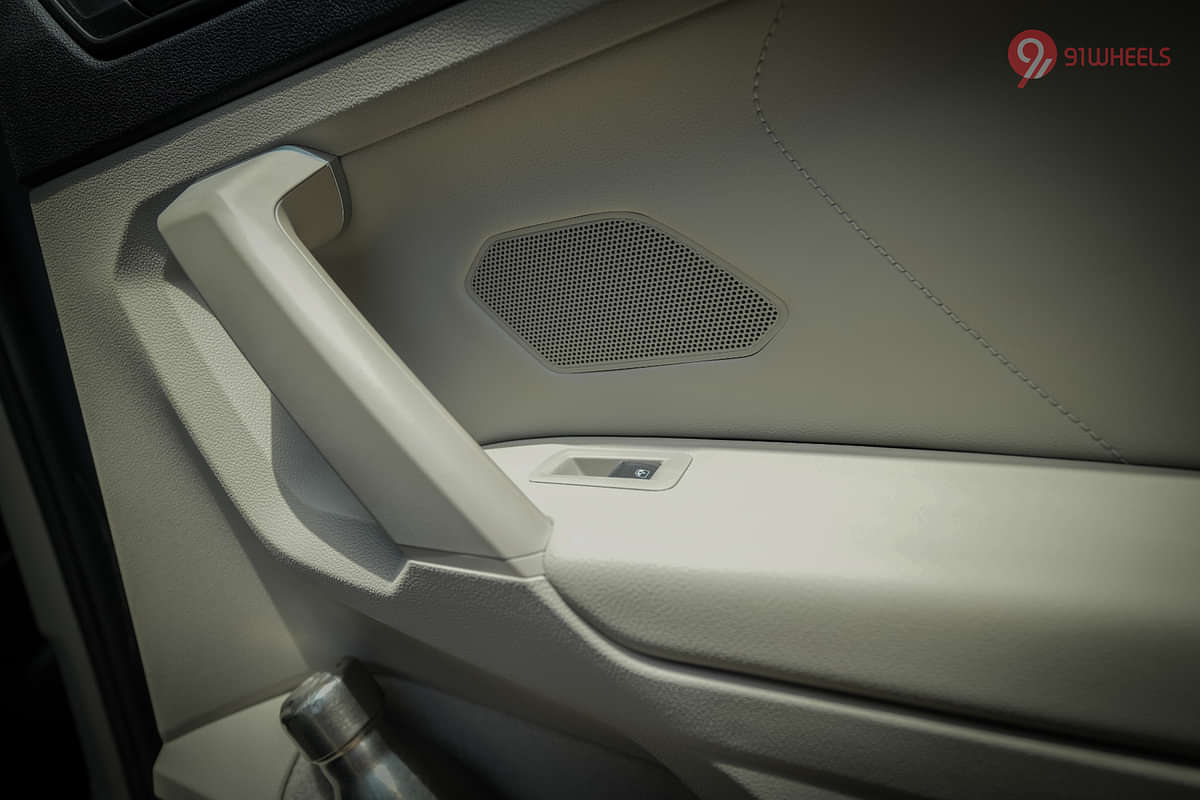 Volkswagen Tiguan 2021-2025 Rear Door Handle