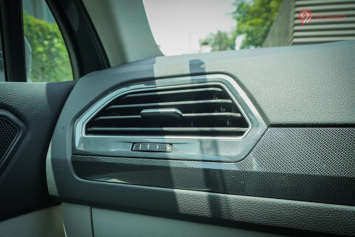 Volkswagen Tiguan Front Passenger Air Vent