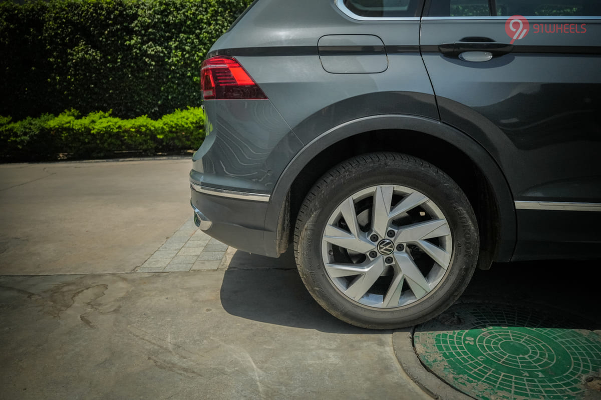 Volkswagen Tiguan 2021-2025 Rear Fender