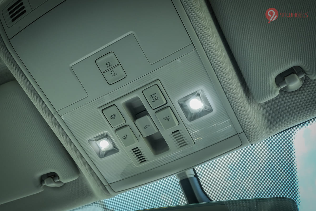 Volkswagen Tiguan 2021-2025 Roof Mounted Controls/Sunroof & Cabin Light Controls Volkswagen Tiguan 2021-2025 Roof Mounted Controls/Sunroof & Cabin Light Controls