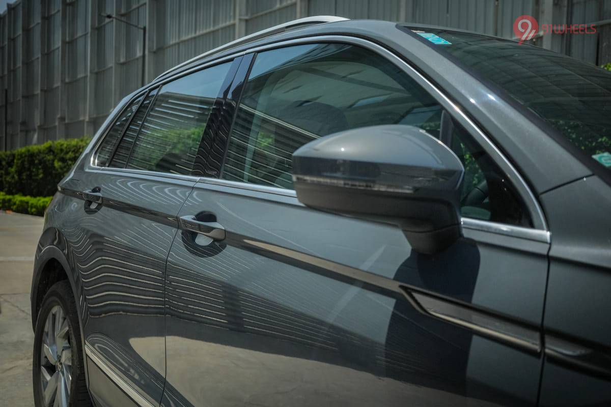 Volkswagen Tiguan 2021-2025 Side Glass Housing Volkswagen Tiguan 2021-2025 Side Glass Housing