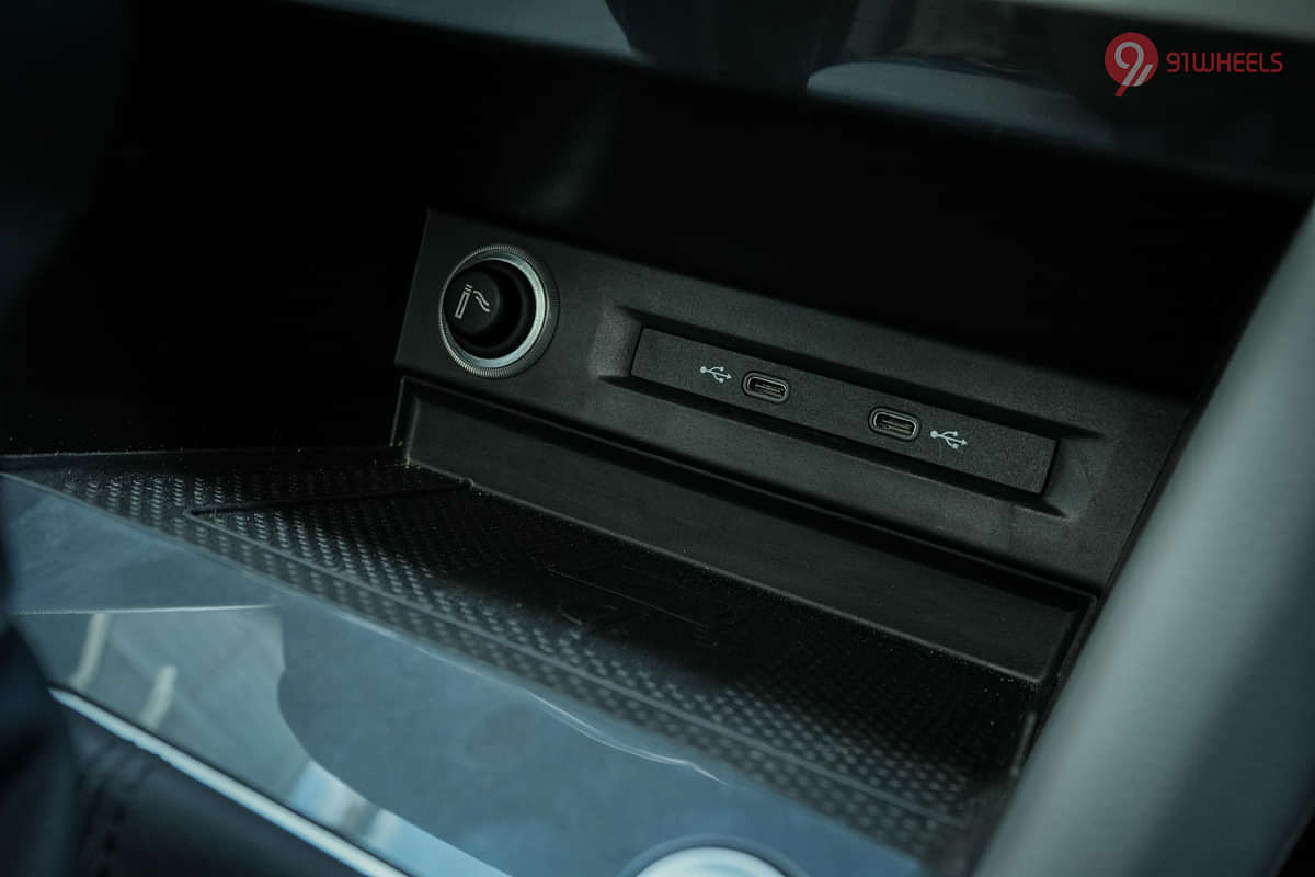 Volkswagen Tiguan 2021-2025 USB Port/Power Socket/Wireless Charging