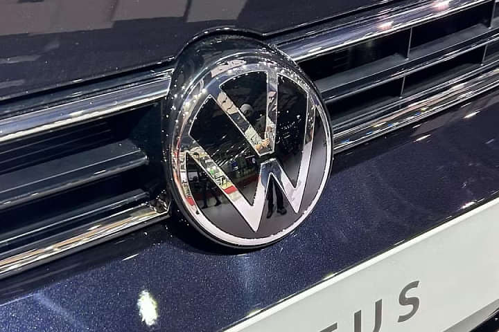 Volkswagen Virtus front badge