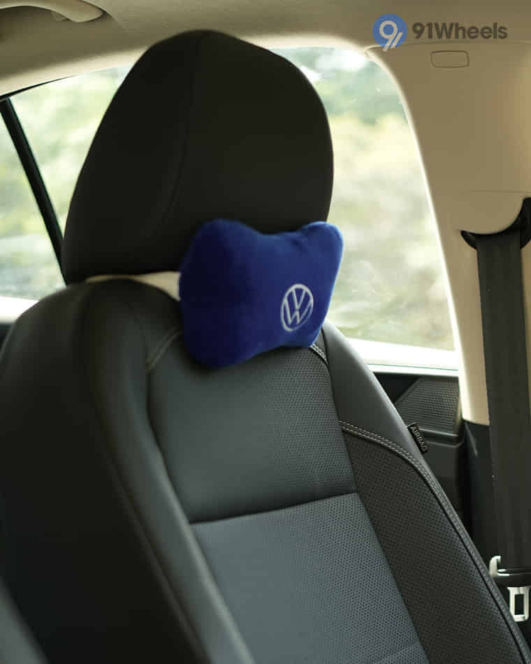 Seats & Cabin Comfort - 4 Seats & Cabin Comfort - 4