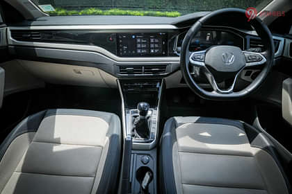 Volkswagen Virtus 1.0L TSI Sound Edition AT Dashboard