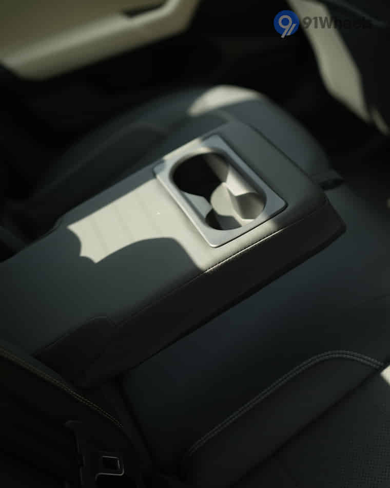 Seats & Cabin Comfort - 2 Seats & Cabin Comfort - 2