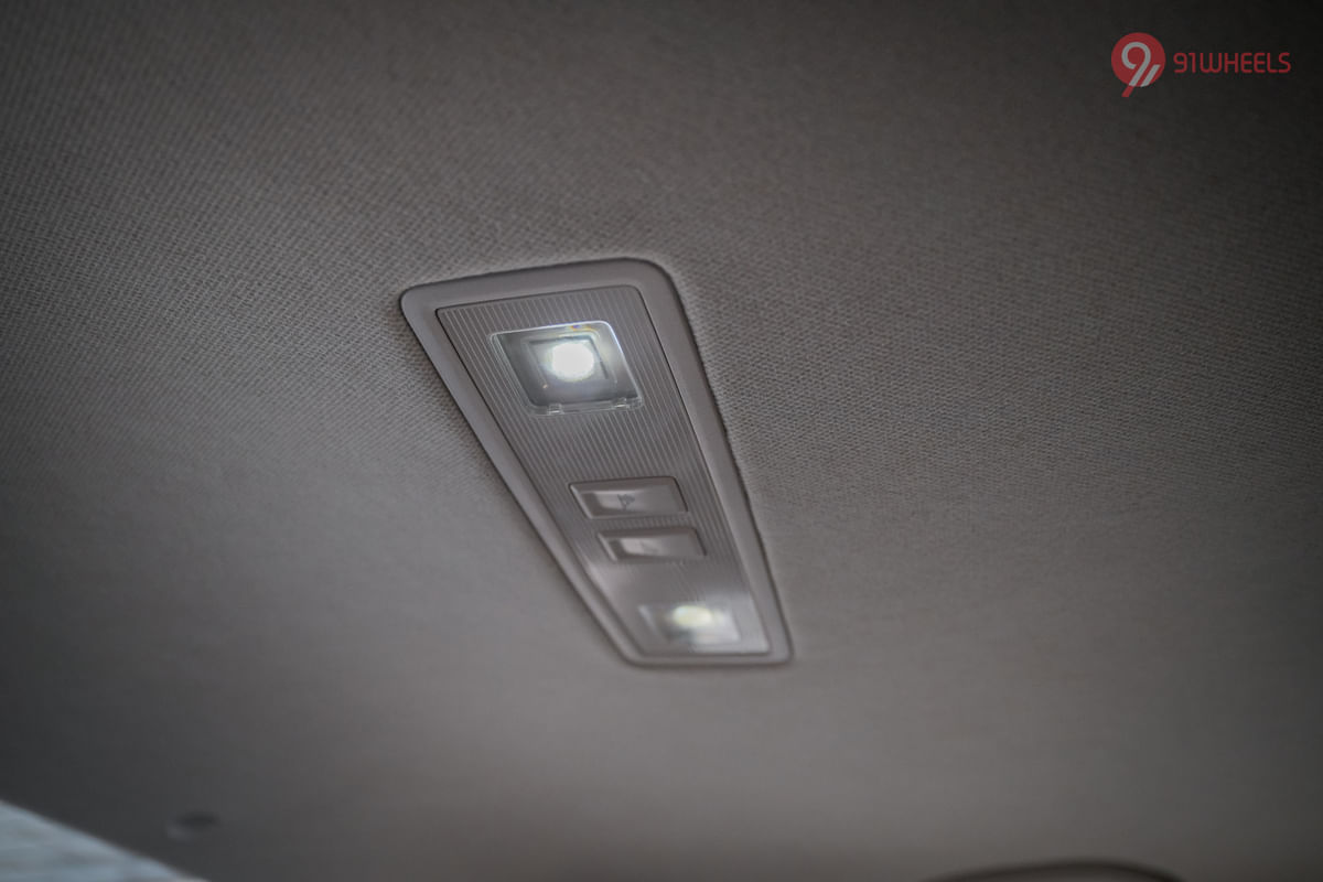 Volkswagen Virtus Rear Row Roof Mounted Cabin Lamps