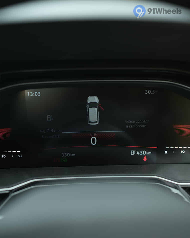 Dashboard & Front Cabin - 5 Dashboard & Front Cabin - 5