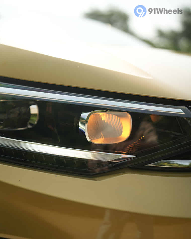 Headlights & Tail-lights - 4 Headlights & Tail-lights - 4