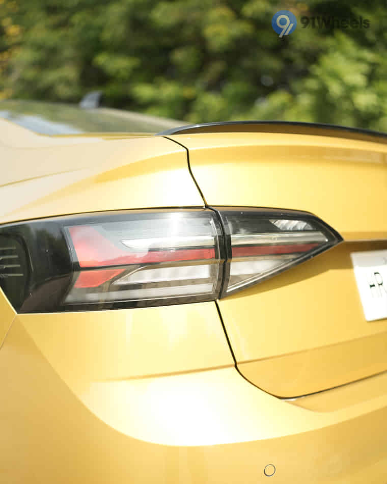 Headlights & Tail-lights - 1 Headlights & Tail-lights - 1