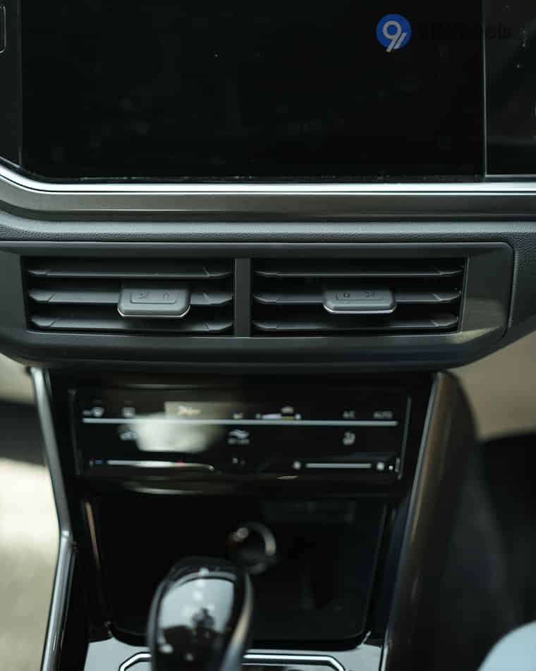 Dashboard & Front Cabin - 2 Dashboard & Front Cabin - 2