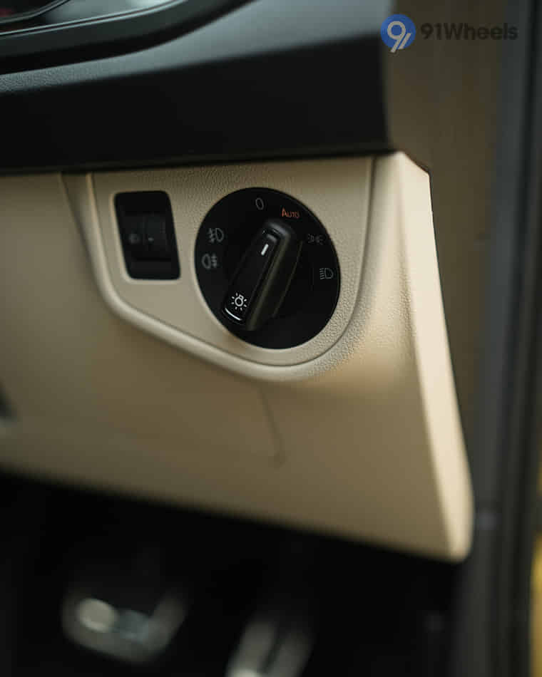 Dashboard & Front Cabin - 1 Dashboard & Front Cabin - 1