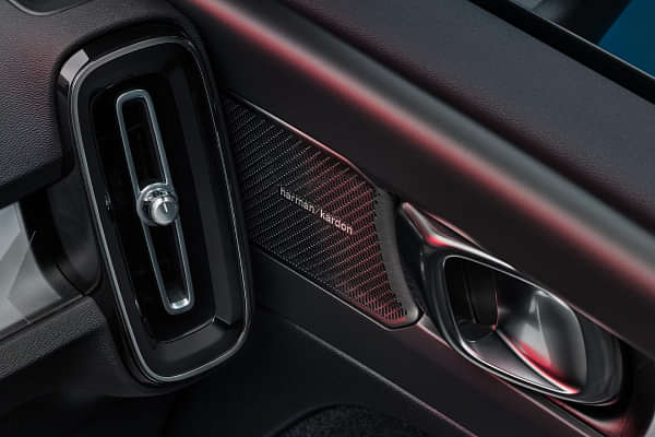 Volvo C40 Recharge Front Speakers