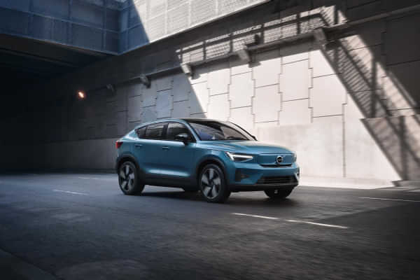 Volvo EC40 Right Front Three Quarter Volvo EC40 Right Front Three Quarter