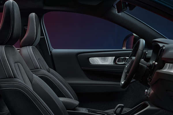 Volvo EC40 Front Row Seats