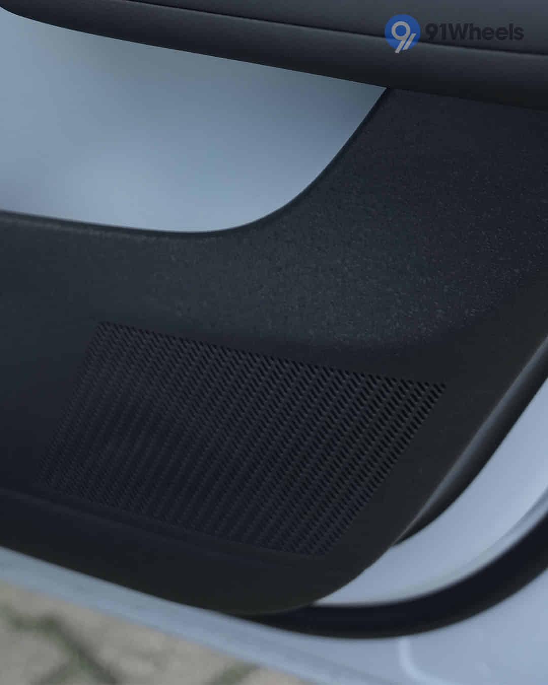 Front Speakers Front Speakers