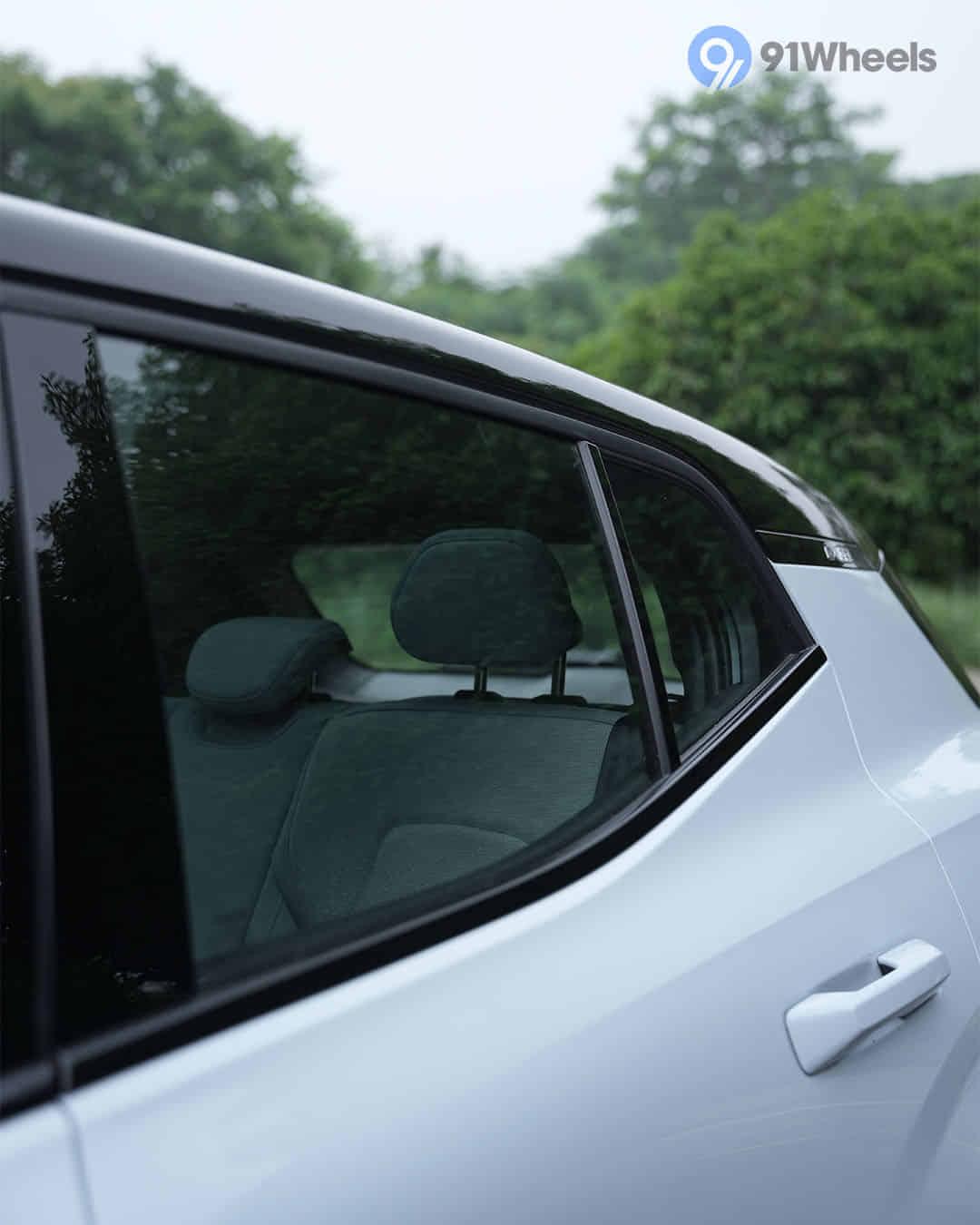 Rear Windshield / Windscreen Rear Windshield / Windscreen