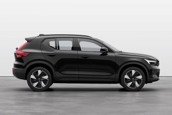 Volvo EX40 Right Side View Volvo EX40 Right Side View