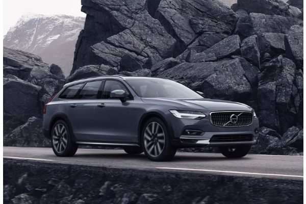 Volvo V90 2020-2021 Driving Shot