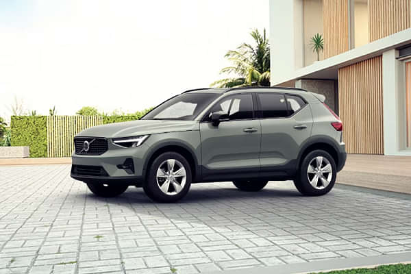 Volvo XC40 2022-2024 Left Side View