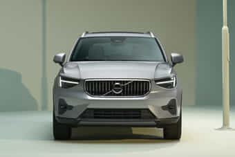 Volvo XC40 2023-2024 Front View Volvo XC40 2023-2024 Front View