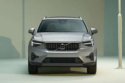 Volvo XC40 2023 B4 Ultimate Front View