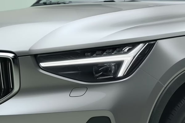 Volvo XC40 2023-2024 Headlight