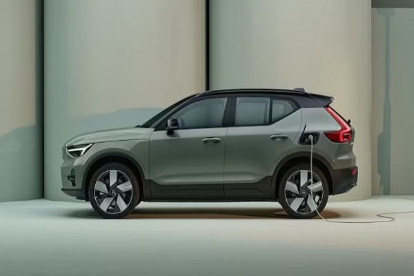 Volvo XC40 Recharge  2022-2023 Left Side View