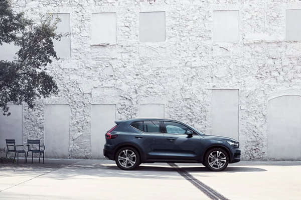 Volvo XC40 2020 - 2023 Side Profile