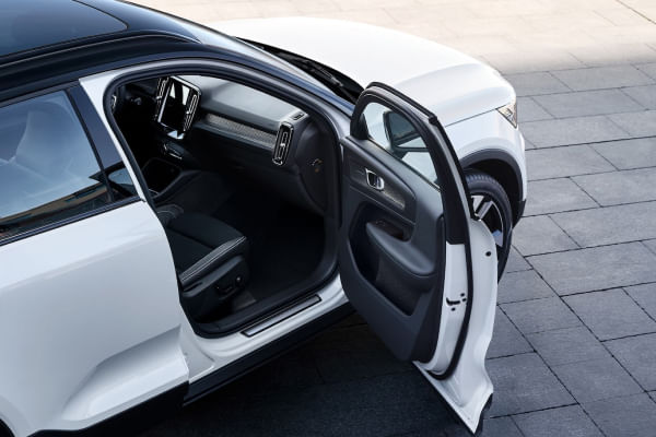 Volvo XC40 2020-2023 View From Co-driver's Door Volvo XC40 2020-2023 View From Co-driver's Door