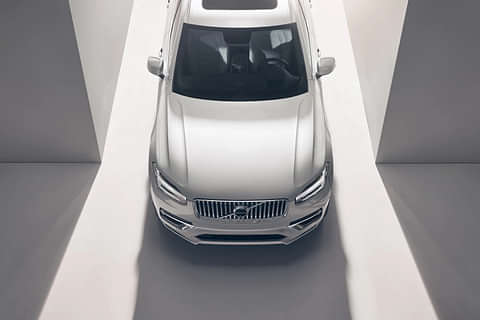 Volvo XC90 T8 Excellence Front View