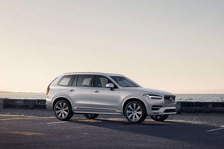 Volvo XC90 Right Side View