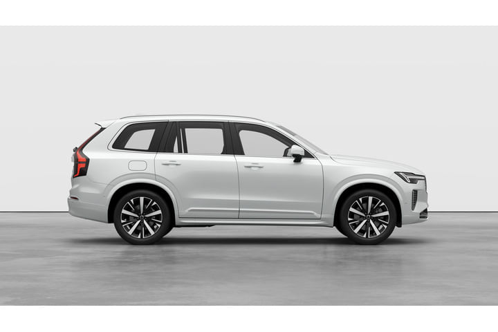 Volvo XC90 Right Side View