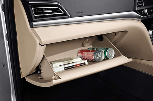 Hyundai Elantra Glovebox