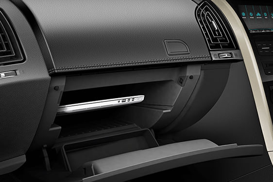 Mahindra XUV500 2020-2021 Glovebox