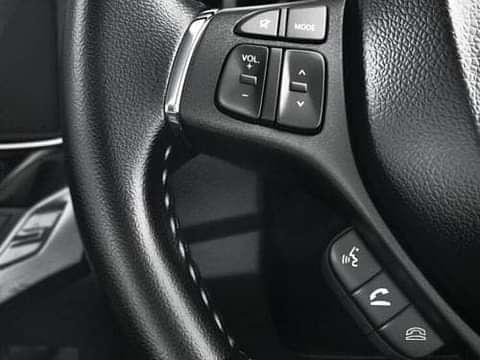 Maruti Suzuki Baleno Diesel Alpha Steering Controls