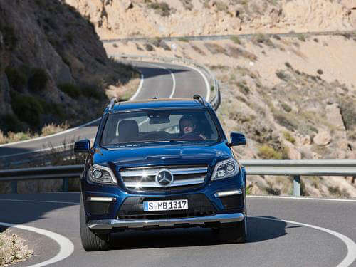 Mercedes-Benz GL Driving Shot